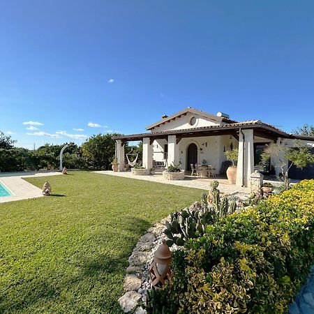 Villa Suq With Pool, Parking & Wifi Noto Exteriör bild
