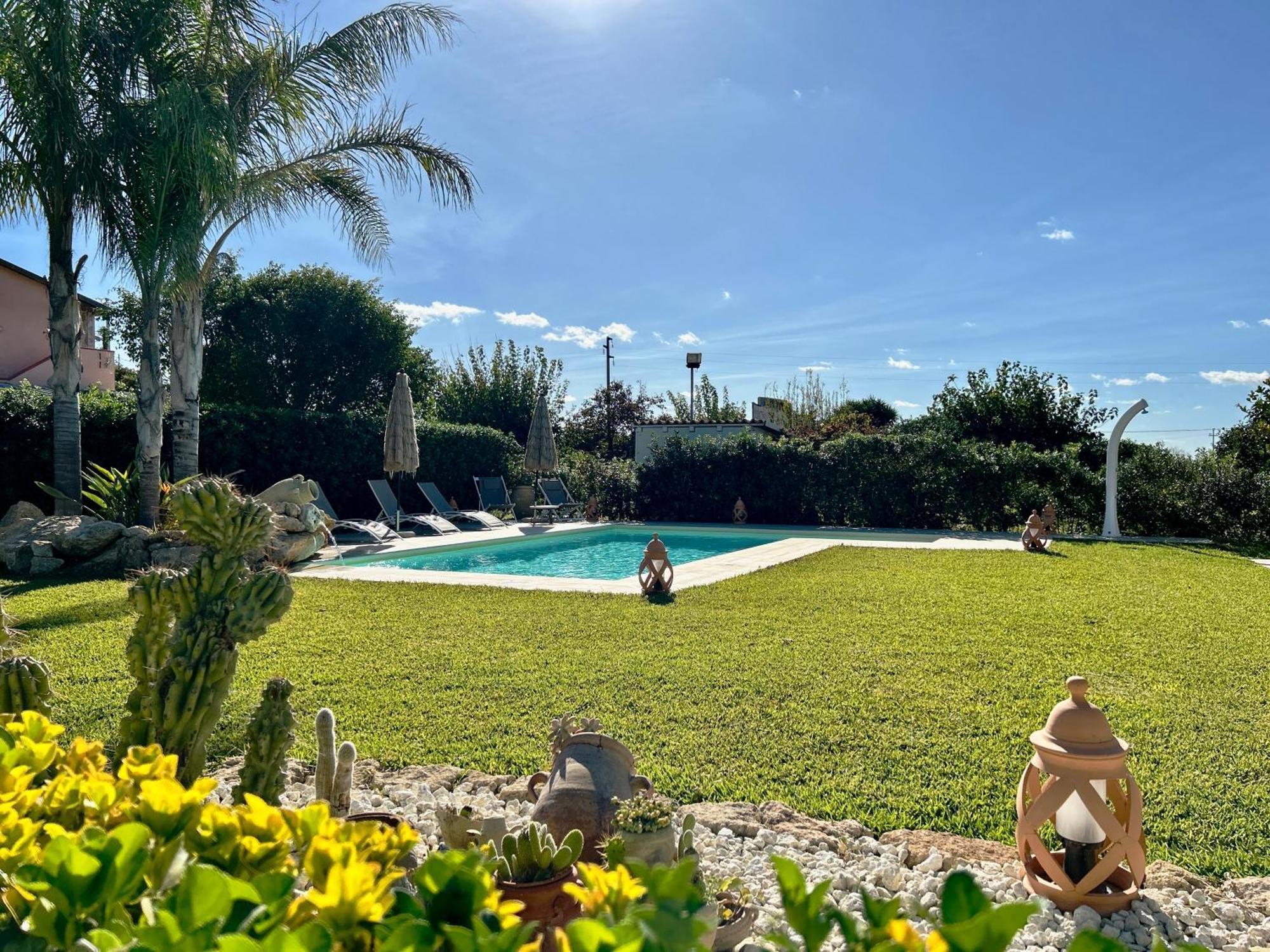 Villa Suq With Pool, Parking & Wifi Noto Exteriör bild